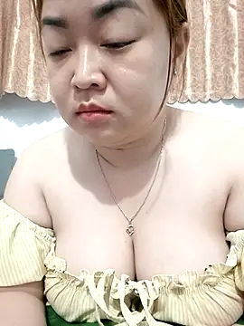 Snapshot of VyOanh2K chatting on 11-12-25, 03:56 VyOanh2K online show from 11-12-25, 03:56