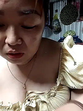 Snapshot of VyOanh2K chatting on 11-15-25, 03:19 VyOanh2K online show from 11-15-25, 03:19