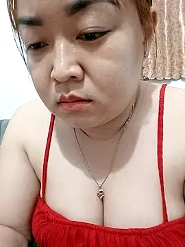 Snapshot of VyOanh2K chatting on 11-17-25, 02:56 VyOanh2K online show from 11-17-25, 02:56