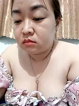 Snapshot of VyOanh2K chatting on 11-26-25, 03:46 VyOanh2K online show from 11-26-25, 03:46