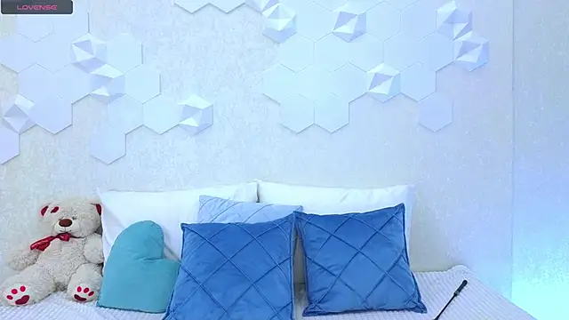 Lynna Sparks online show from 02-10-25, 03:57