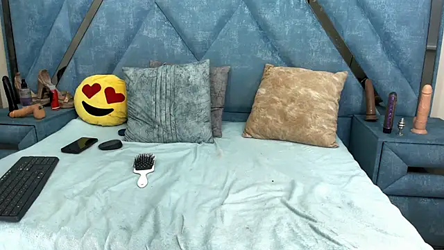 Aura love69 online show from 04-05-26, 06:32