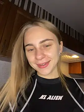 GraceTorrez online show from 10-16-25, 02:51