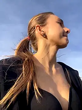 GraceTorrez online show from 11-21-25, 12:04