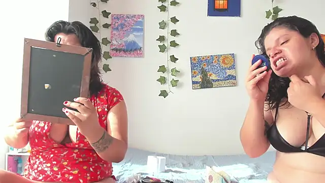 Snapshot of Karol_IsabelCouple chatting on 12-03-24, 01:32 Karol IsabelCouple online show from 12-03-24, 01:32