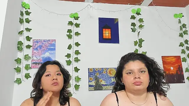 Snapshot of Karol_IsabelCouple chatting on 12-10-24, 10:58 Karol IsabelCouple online show from 12-10-24, 10:58