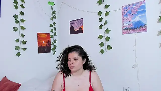 Snapshot of Karol_IsabelCouple chatting on 12-20-24, 09:17 Karol IsabelCouple online show from 12-20-24, 09:17