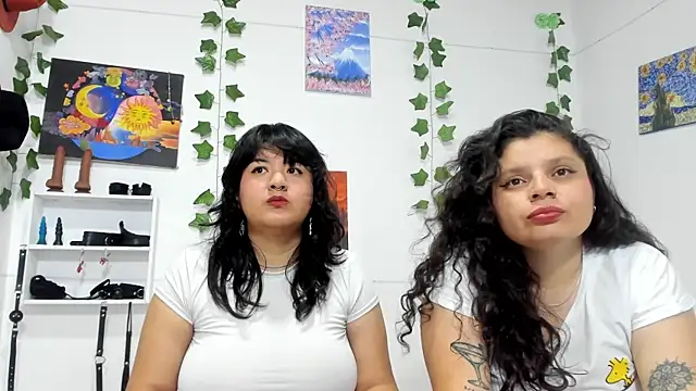 Snapshot of Karol_IsabelCouple chatting on 09-29-25, 02:16 Karol IsabelCouple online show from 09-29-25, 02:16