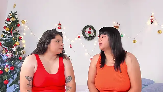 Snapshot of Karol_IsabelCouple chatting on 11-30-25, 08:24 Karol IsabelCouple online show from 11-30-25, 08:24