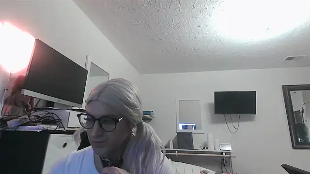 Snapshot of sissytrapdolly24 chatting on 05-01-26, 03:05 sissytrapdolly24 online show from 05-01-26, 03:05