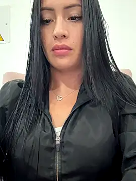 Snapshot of Sara_luna_ chatting on 10-29-25, 12:35 Sara luna  online show from 10-29-25, 12:35