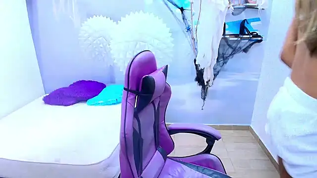 DEMI LEED online show from 10-23-25, 02:16