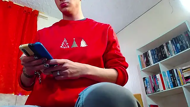 Snapshot of GabyThoms chatting on 12-29-24, 08:48 GabyThoms online show from 12-29-24, 08:48