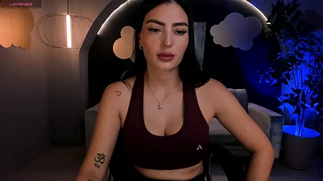 Snapshot of AbbyDalton chatting on 03-17-25, 11:00 AbbyDalton online show from 03-17-25, 11:00