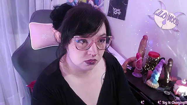 LiloMoon69 online show from 05-26-26, 06:31