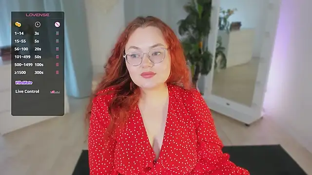 Snapshot of Lana_Bananass chatting on 06-15-26, 11:01 Lana Bananass online show from 06-15-26, 11:01