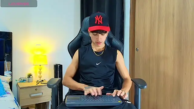  CamiloBass online show from 05-13-26, 01:03