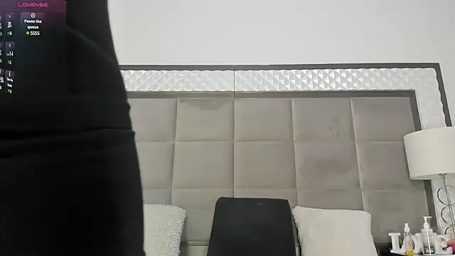 Snapshot of OliviaBurning chatting on 03-06-25, 07:32 OliviaBurning online show from 03-06-25, 07:32