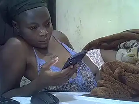 Snapshot of pretty_vivy chatting on 03-18-25, 05:41 pretty vivy online show from 03-18-25, 05:41