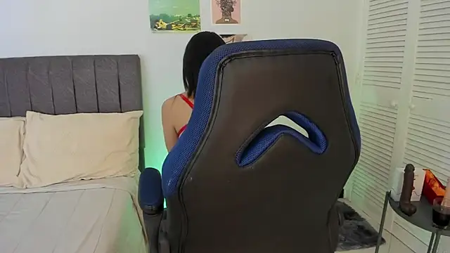 NicoleHaley online show from 07-18-26, 05:55