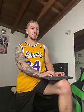 Snapshot of Valentino_Xander chatting on 11-07-25, 12:43 Valentino Xander online show from 11-07-25, 12:43