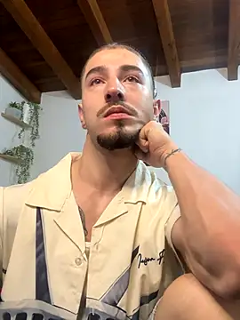 Snapshot of Valentino_Xander chatting on 11-14-25, 12:20 Valentino Xander online show from 11-14-25, 12:20