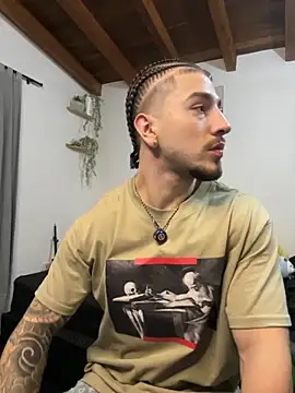 Snapshot of Valentino_Xander chatting on 11-15-25, 11:43 Valentino Xander online show from 11-15-25, 11:43