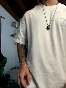 Snapshot of Valentino_Xander chatting on 11-26-25, 11:50 Valentino Xander online show from 11-26-25, 11:50