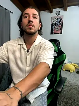 Snapshot of Valentino_Xander chatting on 11-29-25, 12:57 Valentino Xander online show from 11-29-25, 12:57