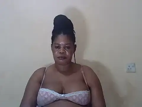 Snapshot of ANALQUEEN4 chatting on 02-18-25, 06:15 ANALQUEEN4 online show from 02-18-25, 06:15