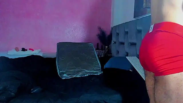 Piggy Eddy online show from 03-19-25, 02:37