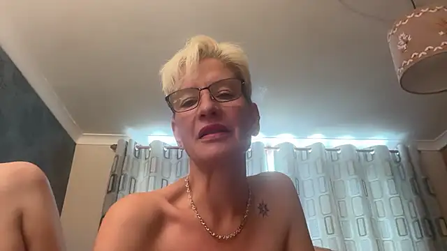 Snapshot of JennyHazel1 chatting on 06-15-26, 11:34 JennyHazel1 online show from 06-15-26, 11:34