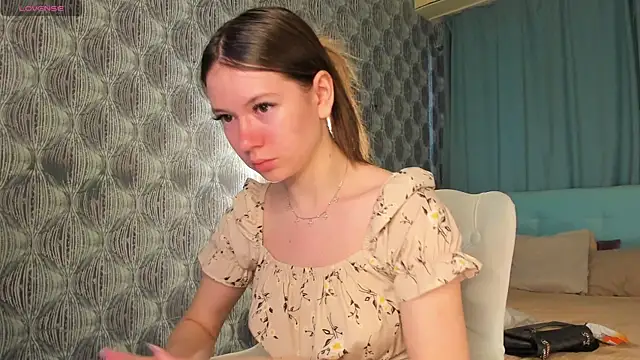 Snapshot of Nicole_Charm chatting on 06-25-26, 11:53 Nicole Charm online show from 06-25-26, 11:53