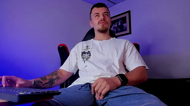 Snapshot of james_connor2 chatting on 12-26-24, 09:15 james connor2 online show from 12-26-24, 09:15