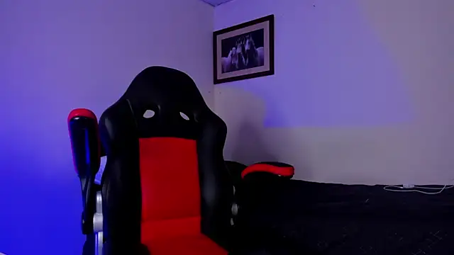 Snapshot of james_connor2 chatting on 01-03-25, 06:35 james connor2 online show from 01-03-25, 06:35