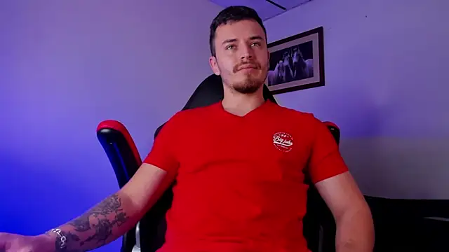 Snapshot of james_connor2 chatting on 01-10-25, 07:21 james connor2 online show from 01-10-25, 07:21