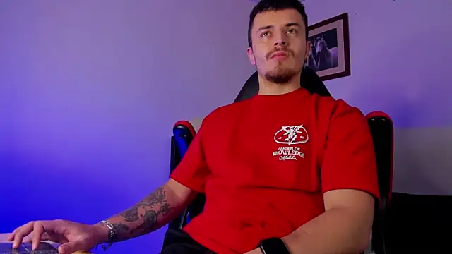 Snapshot of james_connor2 chatting on 01-18-25, 06:43 james connor2 online show from 01-18-25, 06:43