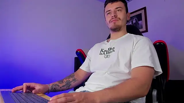 Snapshot of james_connor2 chatting on 01-19-25, 02:28 james connor2 online show from 01-19-25, 02:28