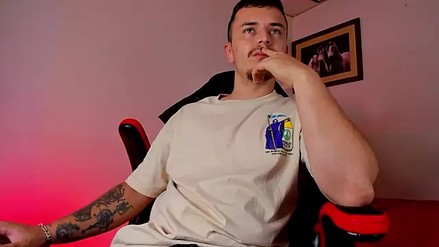 Snapshot of james_connor2 chatting on 02-10-25, 06:56 james connor2 online show from 02-10-25, 06:56