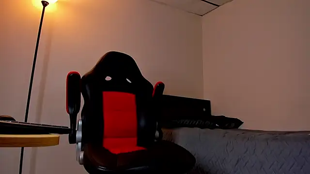 Snapshot of james_connor2 chatting on 03-11-25, 09:37 james connor2 online show from 03-11-25, 09:37