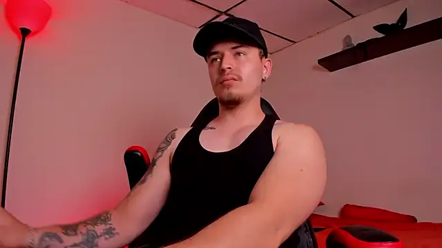 Snapshot of james_connor2 chatting on 10-17-25, 06:32 james connor2 online show from 10-17-25, 06:32