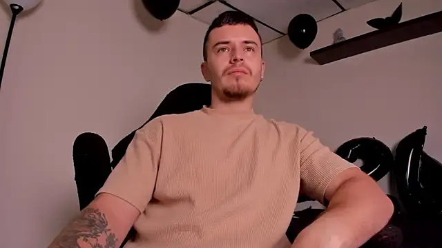 Snapshot of james_connor2 chatting on 11-25-25, 06:52 james connor2 online show from 11-25-25, 06:52