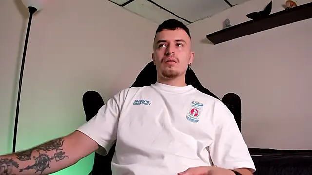 james connor2 online show from 02-04-26, 07:31