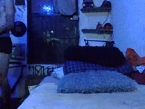 Snapshot of Gibbzmx chatting on 09-19-25, 05:42 Gibbzmx online show from 09-19-25, 05:42