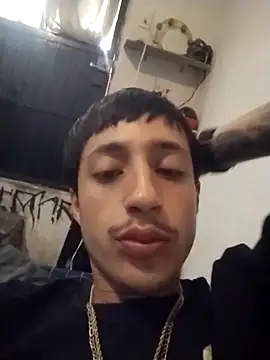 Snapshot of Gibbzmx chatting on 10-31-25, 09:05 Gibbzmx online show from 10-31-25, 09:05