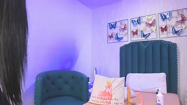 samara warren online show from 12-23-24, 03:44