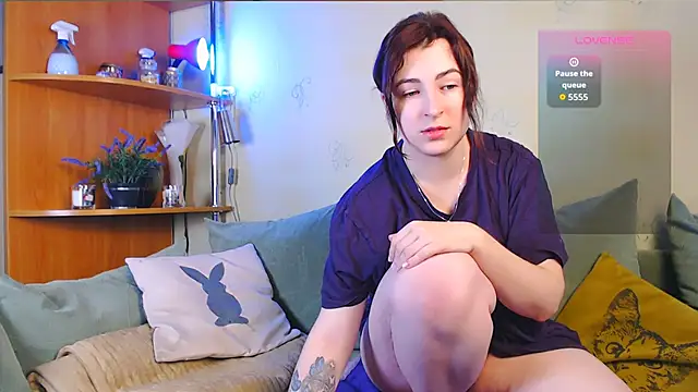 Caroline1995 online show from 12-04-25, 07:17