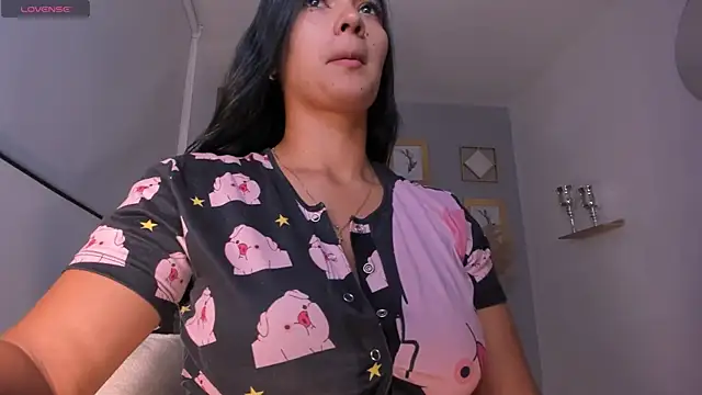 Snapshot of NatyFerrer_ chatting on 05-15-26, 03:35 NatyFerrer online show from 05-15-26, 03:35