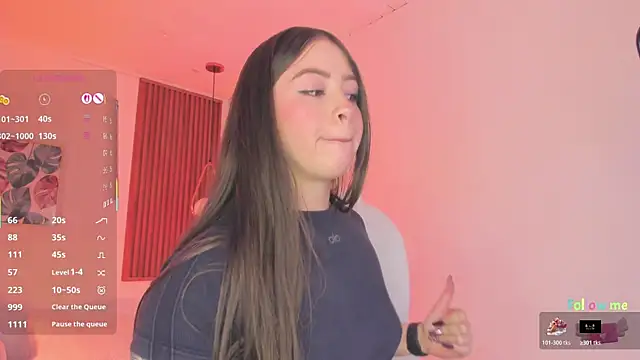 Snapshot of TiffanyWright chatting on 11-20-25, 01:33 TiffanyWright online show from 11-20-25, 01:33