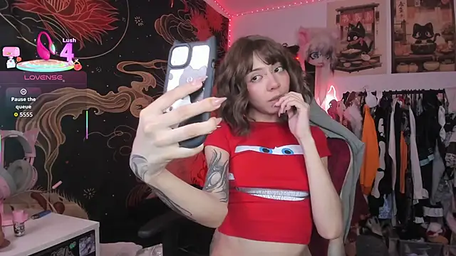 Alicedangerrr online show from 04-05-26, 12:19